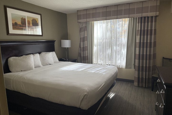 Room 27 of 36