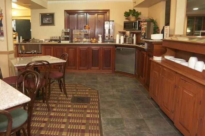 Hollow Inn & Motel