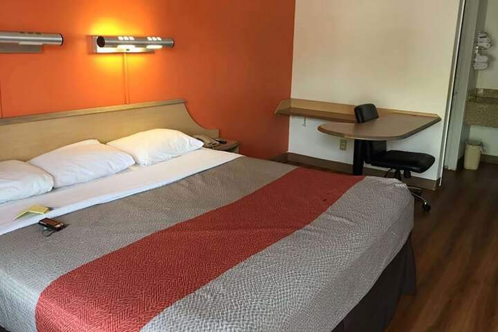 Room 13 of 14