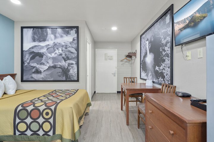 Room 17 of 22