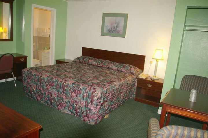 Room 14 of 16