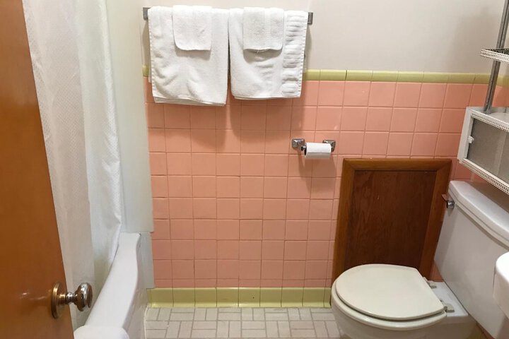 Room 33 of 52