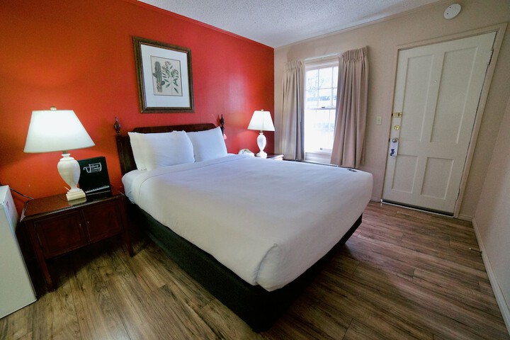 Room 73 of 82