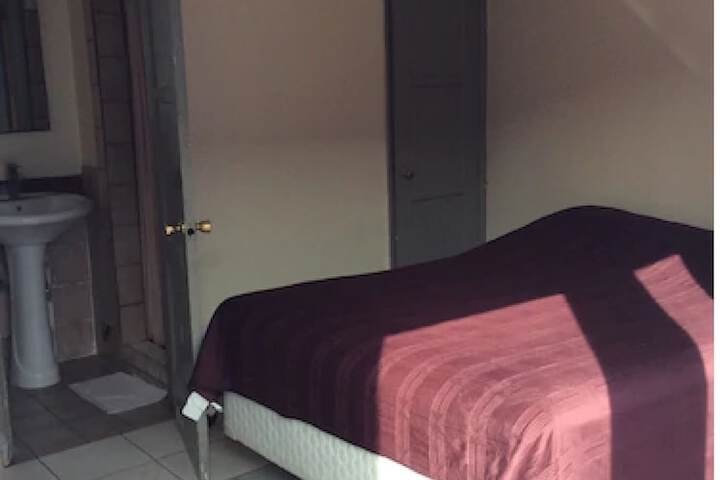 Room 28 of 48