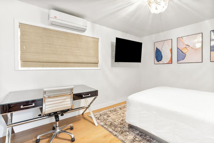 Room 8 of 32
