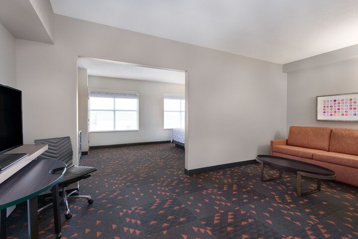Room 25 of 39