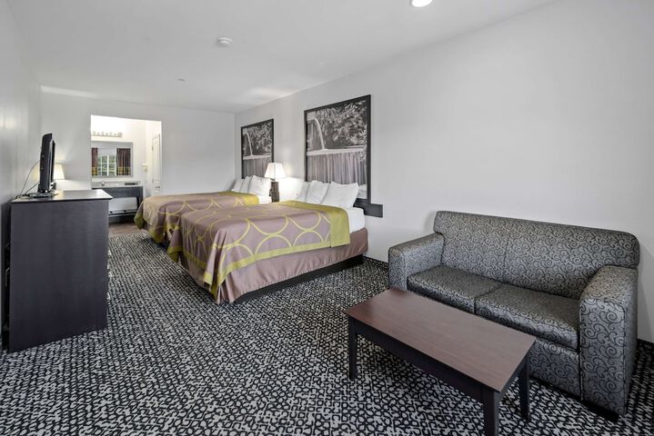 Room 12 of 38