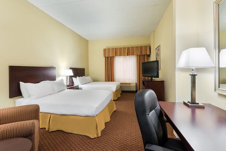 Room 13 of 37