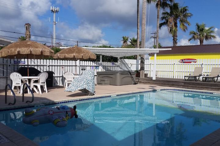 Pool 11 of 49
