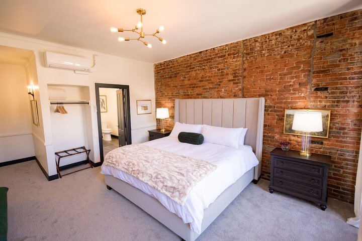 Speakeasy Suites