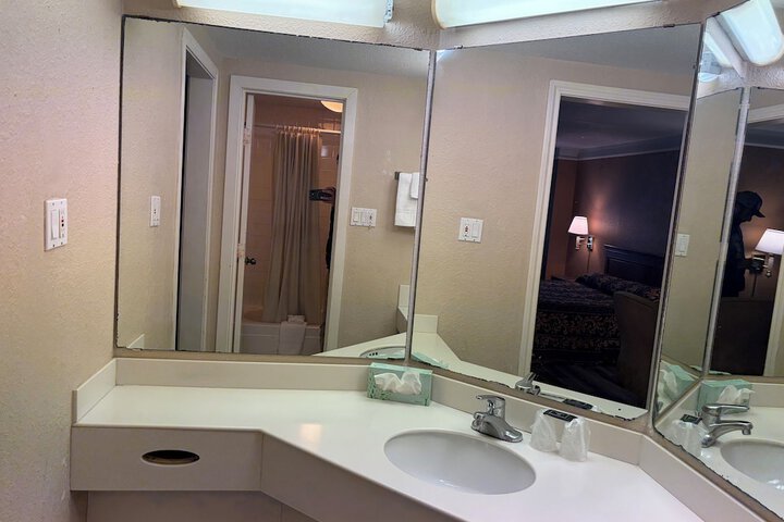 Americas Inn Sugarland Stafford