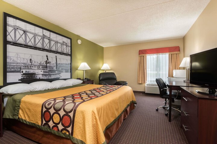 Room 13 of 21