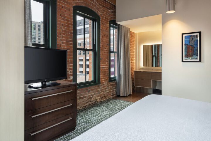 Room 75 of 100