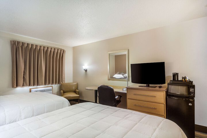 Room 13 of 44