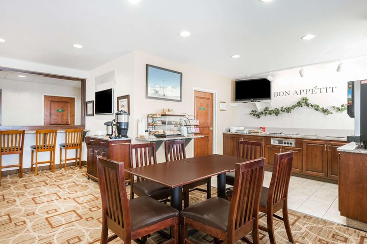 Hawthorn Extended Stay by Wyndham Seville