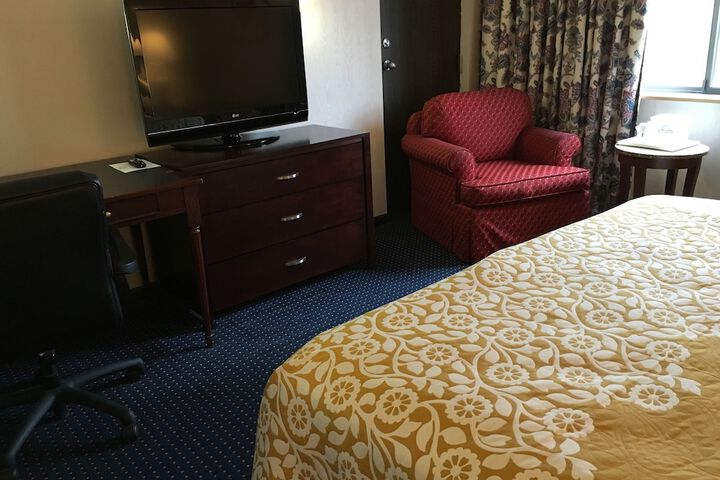 Room 11 of 15