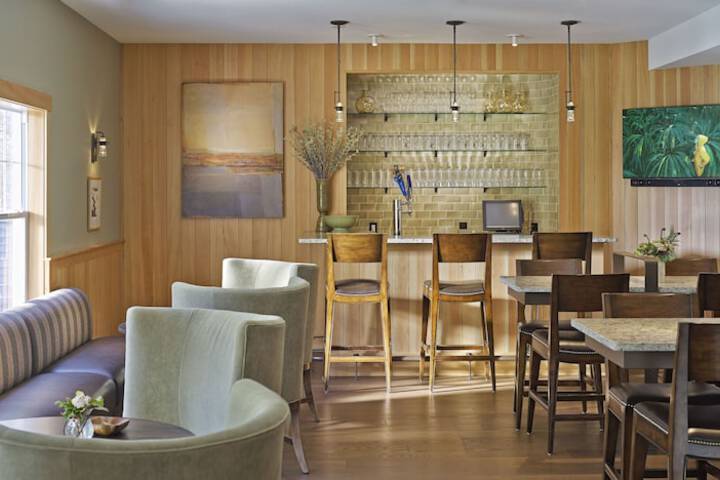 Green Mountain Suites Hotel