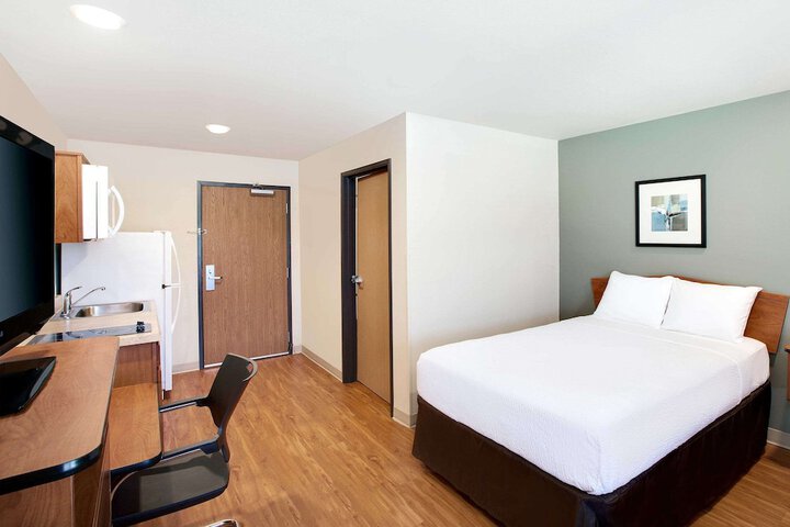 Room 9 of 23