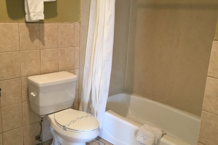 Room 12 of 32