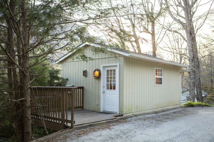 The Chimney Rock Inn & Cottages