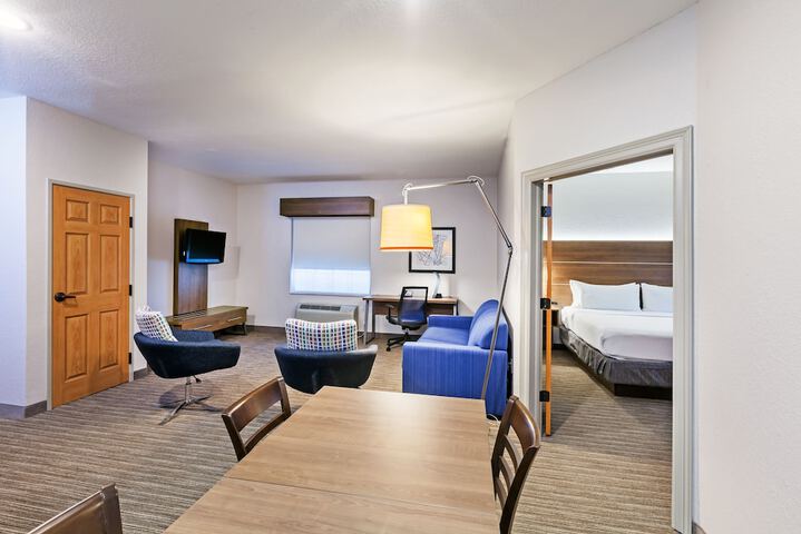 Room 27 of 49