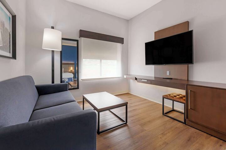Room 9 of 29