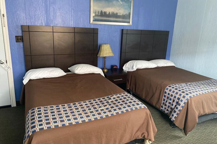Room 9 of 30