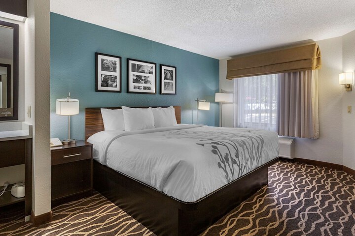 Room 20 of 29