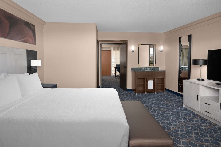 Room 21 of 43