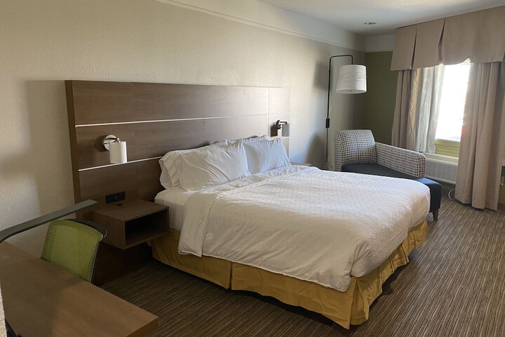 Room 36 of 63