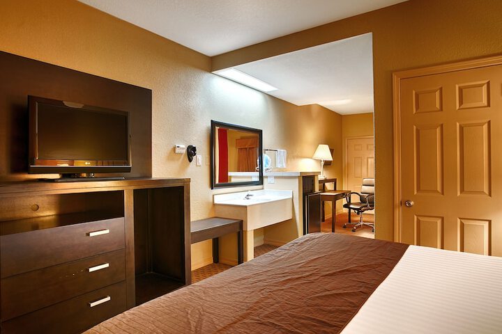 Room 11 of 20