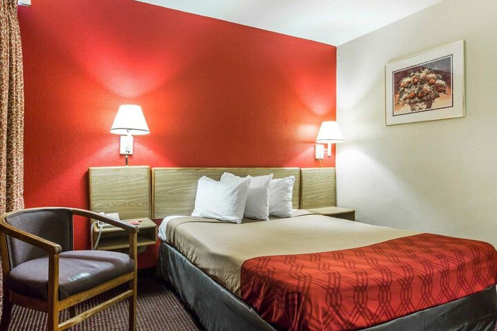 Room 18 of 30