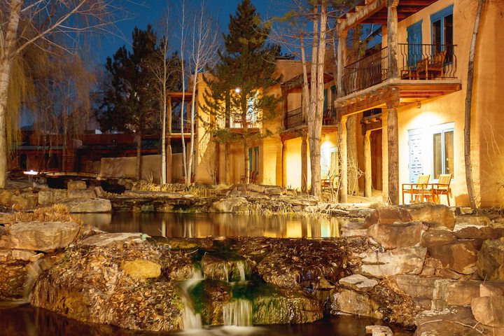 El Monte Sagrado Living Resort & Spa