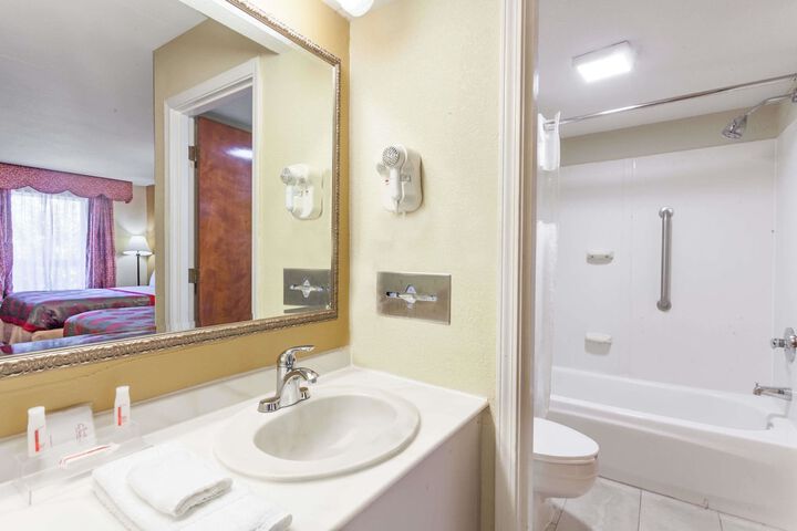 Room 21 of 46