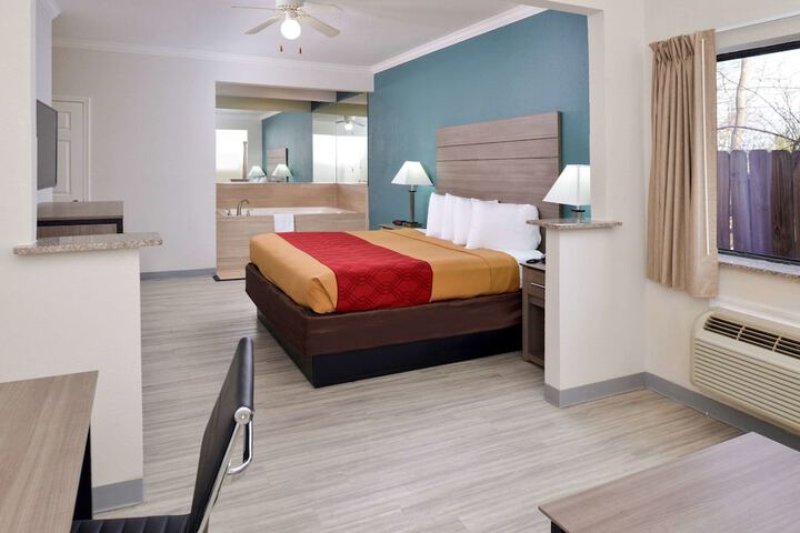 Room 15 of 36