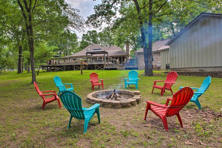 Happy Trails Hideout w / New Bunk House & Hot Tub!