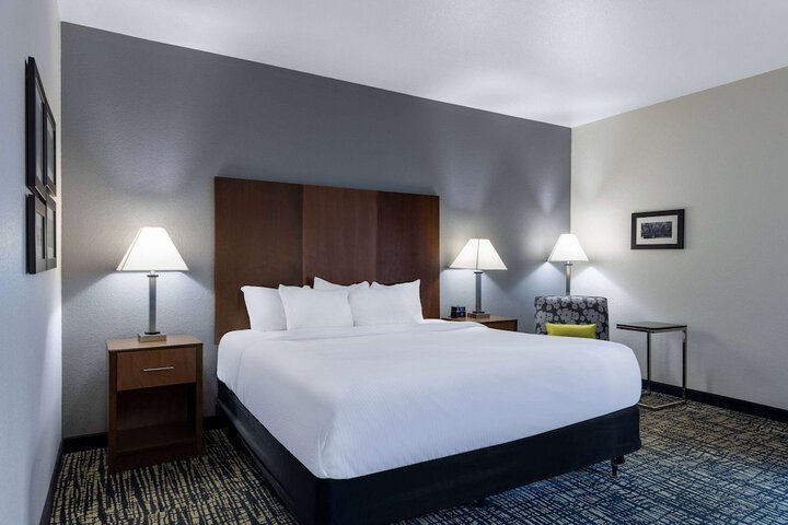 La Quinta Inn & Suites by Wyndham Morgantown