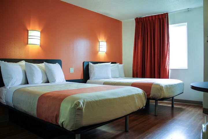 Room 26 of 37