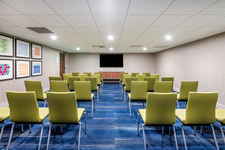 Holiday Inn Express & Suites Santa Ana - Orange County by IHG