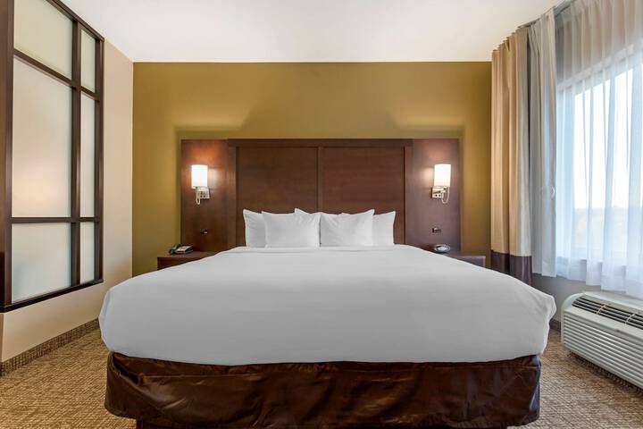 Room 15 of 48