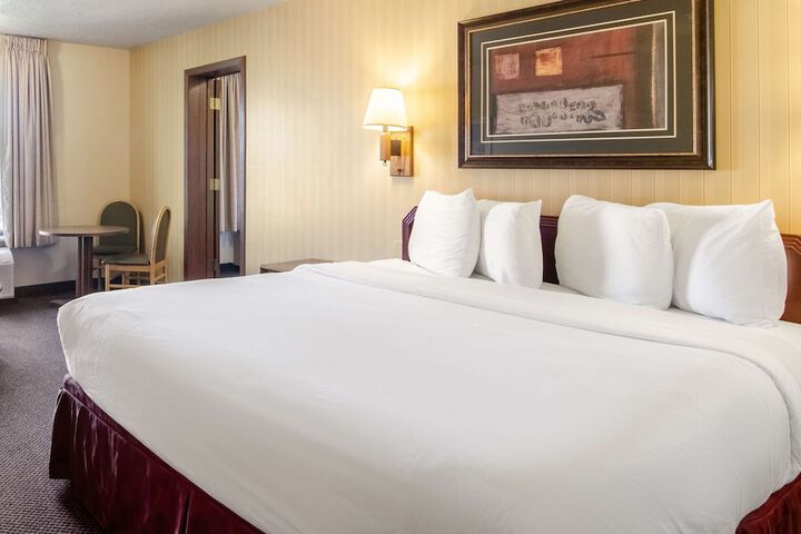Americas Best Value Inn & Suites Ft. Collins E at I-25