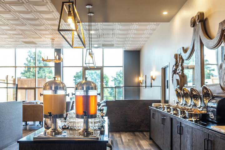 Crowne Plaza Fredericton-Lord Beaverbrook by IHG