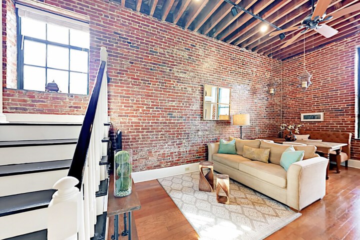 Room 4 of 25