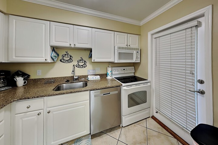Barefoot Beach Resort B-201 by Distinctive Beach Rentals