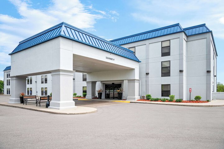 Hotel 3 of 34