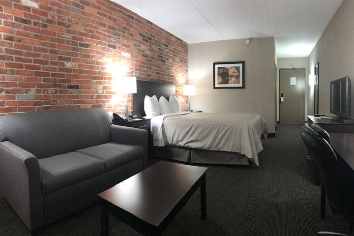 Room 13 of 28