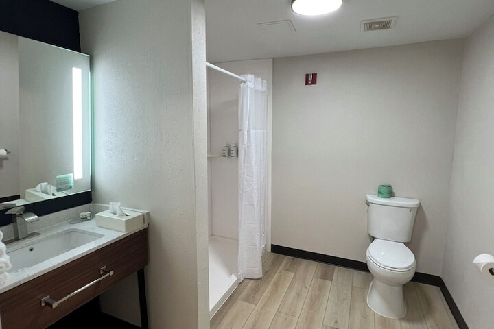 Wingate by Wyndham Dublin Near Claytor Lake State Park