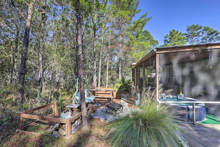 Keaton Beach Escape w / Hot Tub 2 Mi to Shore