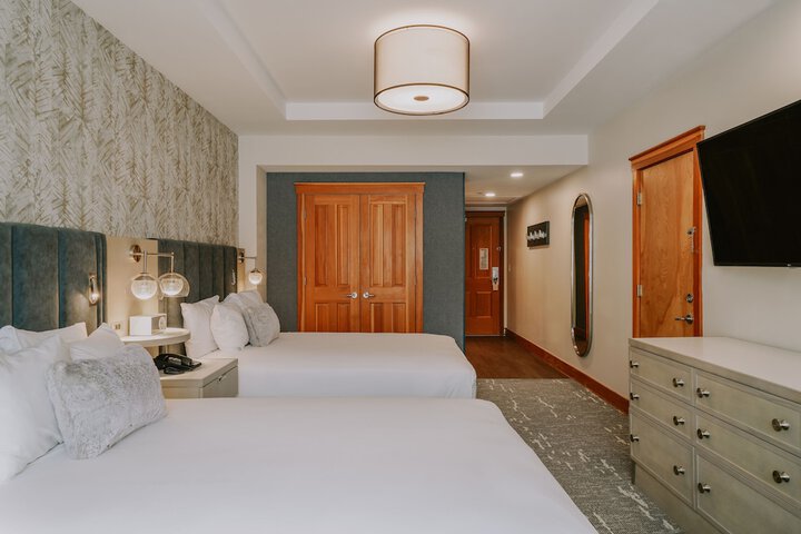 Room 34 of 63