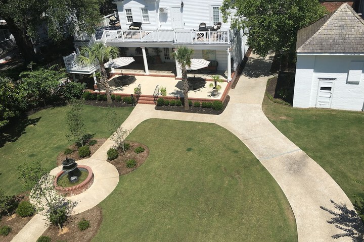 Hotel Exterior 45 of 49